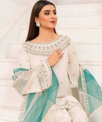 Off White embroidered Co-Ord set 3