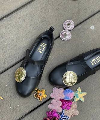 Black solid synthetic leather shoes 2