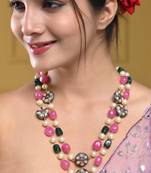 Multi layered necklace of pearl