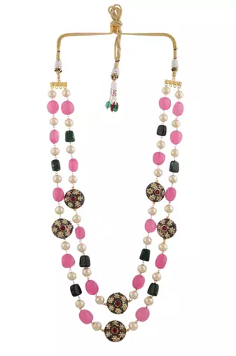 Multi layered necklace of pearl