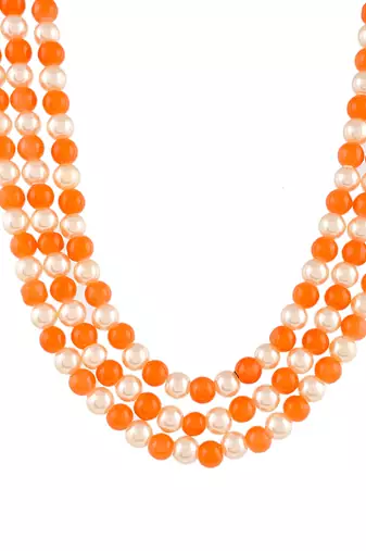 Gold-plated pearls layered necklace