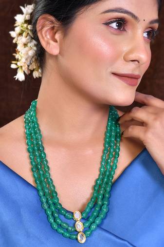 Traditional  green & gold-tone necklace