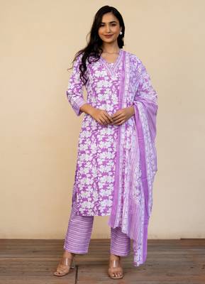 Women's Purple Off White cotton floral print kurta set with dupatta & trouser 1