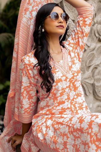Women's Orange Cotton floral print kurta set with dupatta & trouser