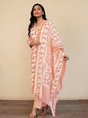Women's Orange Cotton floral print kurta set with dupatta & trouser 3