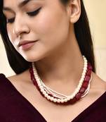 Gold-plated pearls beaded necklace