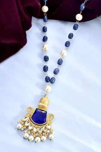 Gold-plated pearls beaded necklace