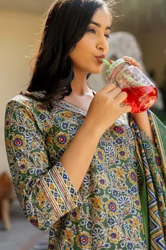 Women's Green red cotton floral print kurta set with dupatta & trouser