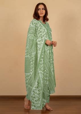 Women's Green Grey cotton floral print kurta set with dupatta & trouser 3