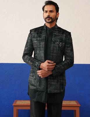 A black and grey self-textured indo set 4