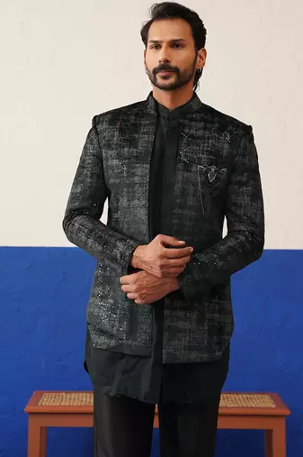 A black and grey self-textured indo set