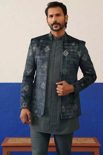Blue velvet fabric with butta embroidery indo set