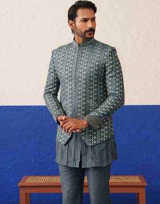 Geometric embroidered short jacket with pleated kurta set 2