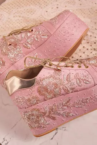 Pink woven leather wedges shoes