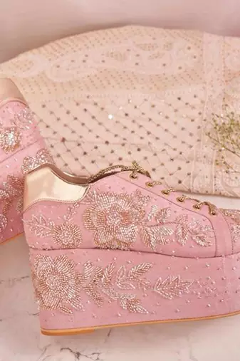 Pink woven leather wedges shoes