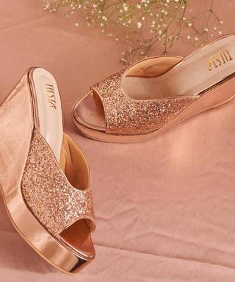 Peach woven leather wedges  2