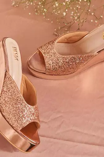 Peach woven leather wedges 