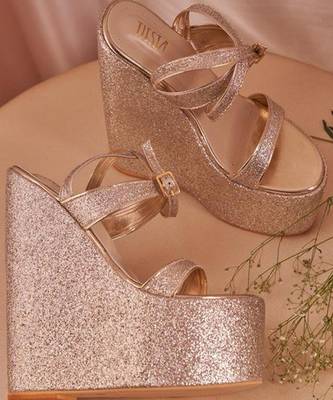 Peach woven leather wedges  2