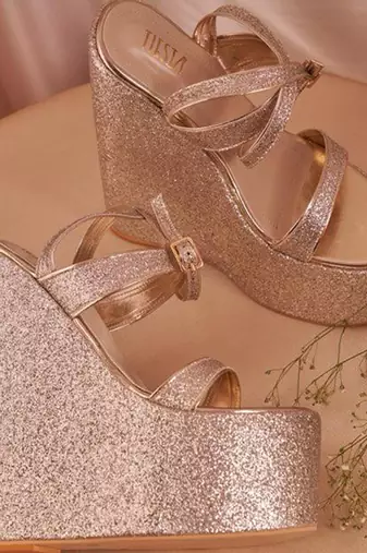Peach woven leather wedges 