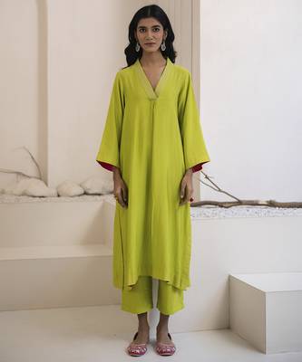 Green plain cotton silk kurta and pant 1
