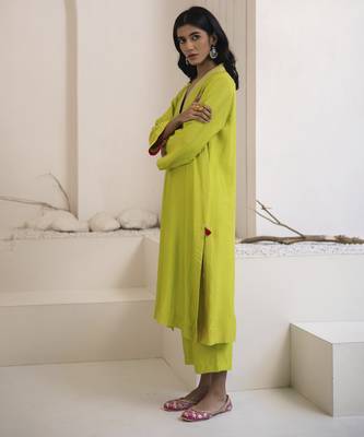Green plain cotton silk kurta and pant 2