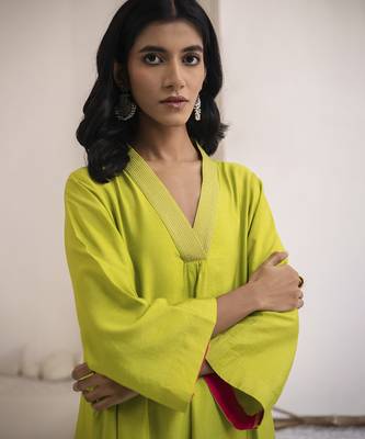 Green plain cotton silk kurta and pant 3