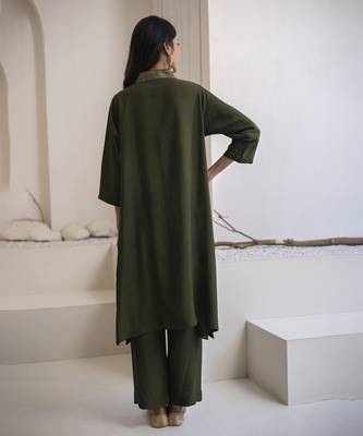 Green plain cotton silk kurta and pant 2