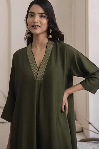 Green plain cotton silk kurta and pant