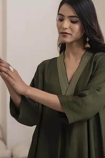 Green plain cotton silk kurta and pant