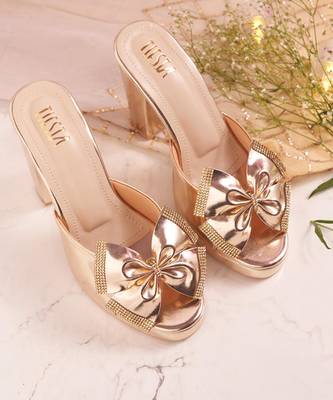 Gold woven leather heels 3