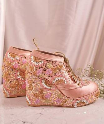 Pink woven leather wedges shoes 2