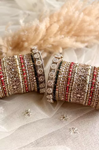 Traditional red-green style bangle set for two hands by leshya