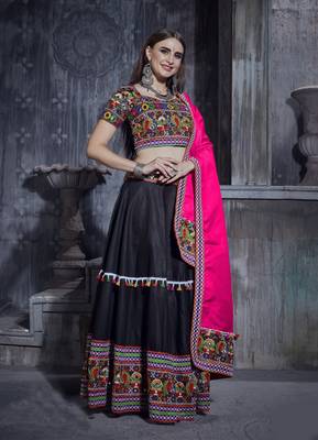 Black and Pink Indian Designer Special Gamthi Work Lehenga choli with Traditional Dupatta for this Navratri 5