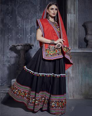 Black and Red Gamthi work Navratri Rajwadi gharga choli with traditional dupatta 4