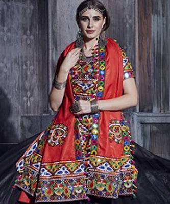 Black and red Gamthi work Rajwadi lehenga choli with Traditional Dupatta for this Navratri garba 4