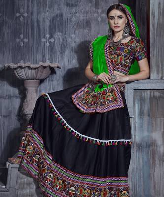 Black and green Gamthi work Rajwadi Navratri garba chaniya choli with Traditional Dupatta 1