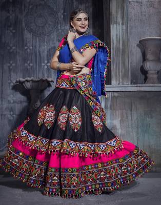 Pink and Black Gamthi work Navratri garba Rajwadi dresses with blue Traditional Dupatta for this Navratri garba 4