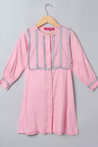 Pink two pcs suit for girls in rayon fabric with lacework