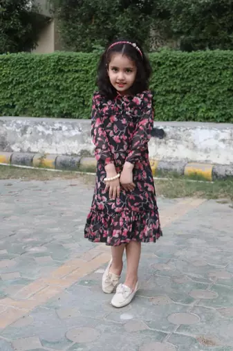 Black multi long tunic in floral chiffon fabric with lining
