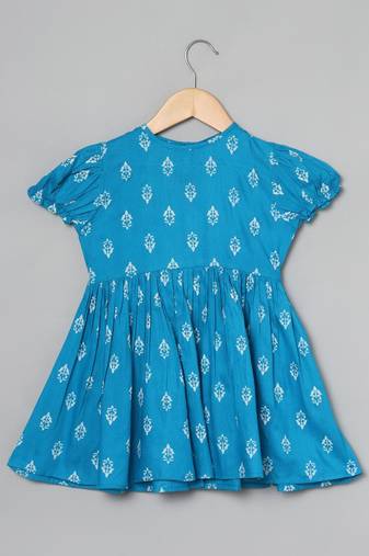Torquoise-white printed frock in rayon fabric with elasticated sleeves
