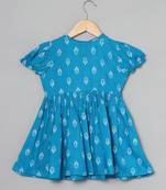 Torquoise-white printed frock in rayon fabric with elasticated sleeves