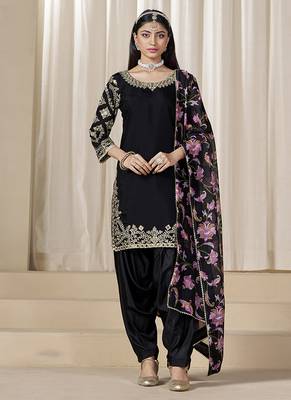 Black embroidered chanderi silk blend patiyala salwar kameez 1