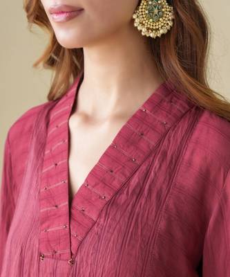 Maroon plain chanderi kurta set with slip 5