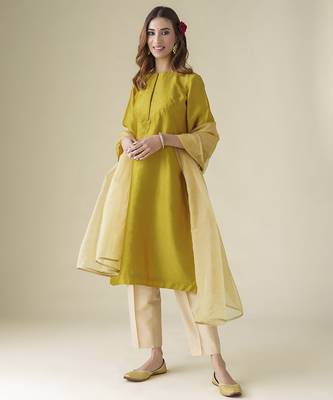 Mustard floral embroidered chanderi kurta set 2