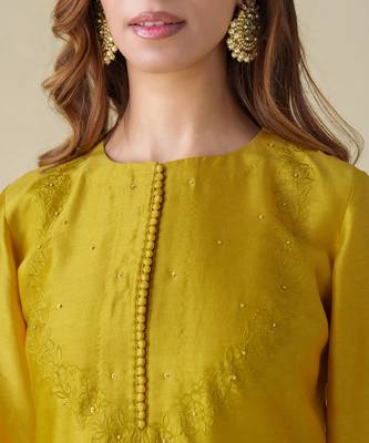 Mustard floral embroidered chanderi kurta set 3
