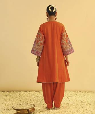 Orange embroidered chanderi silk kurta set 2