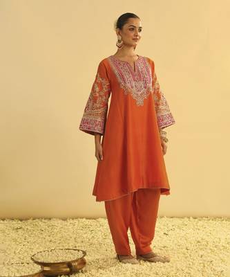 Orange embroidered chanderi silk kurta set 5