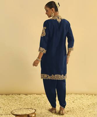 Blue embroidered chanderi silk kurta paired with dhoti 3