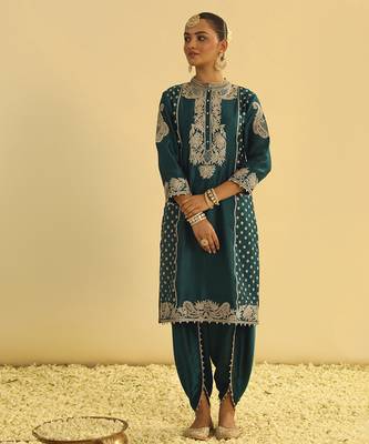 Emerald embroidered chanderi silk kurta paired with dhoti 1