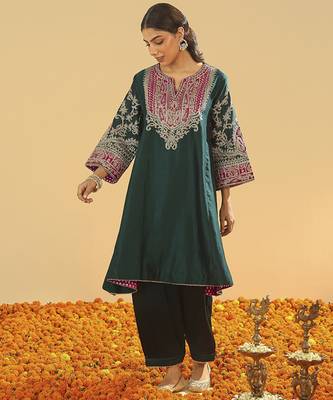 Emerald embroidered chanderi silk kurta set 3